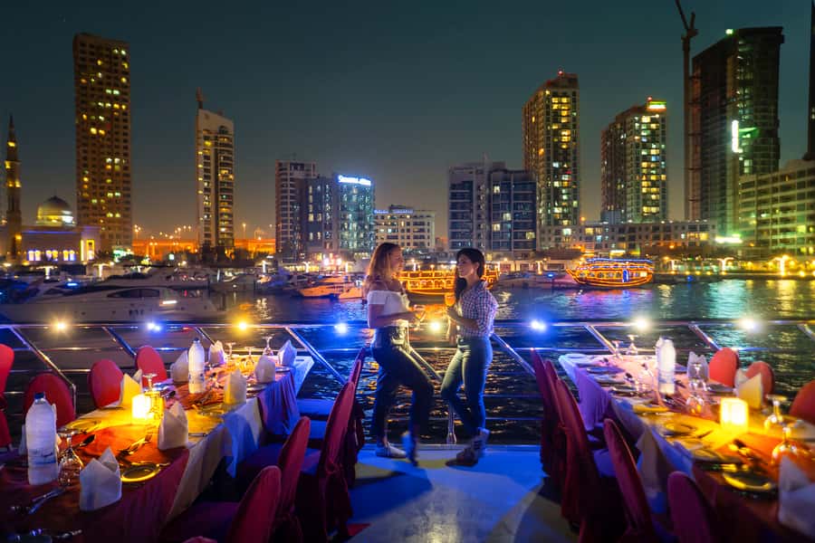 Dubai: Marina Luxury Dhow Dinner Cruise - Deck strategy: air-conditioned comfort vs. open-air views