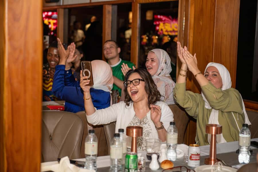 Dubai Marina: Luxury Dinner Cruise, Live Show, Open Bar & DJ - Dubai Marina Luxury Dinner Cruise: 2 Hours of Skyline Time on the Water