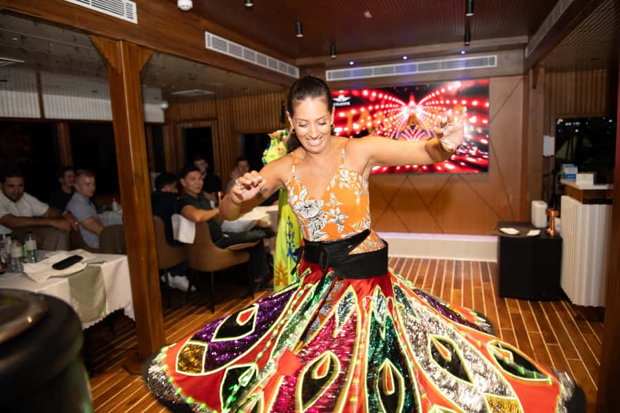 Dubai Marina: Luxury Dinner Cruise, Live Show, Open Bar & DJ - Practical Tips for a Better Night: When to Arrive, What to Bring, and Photo Moves