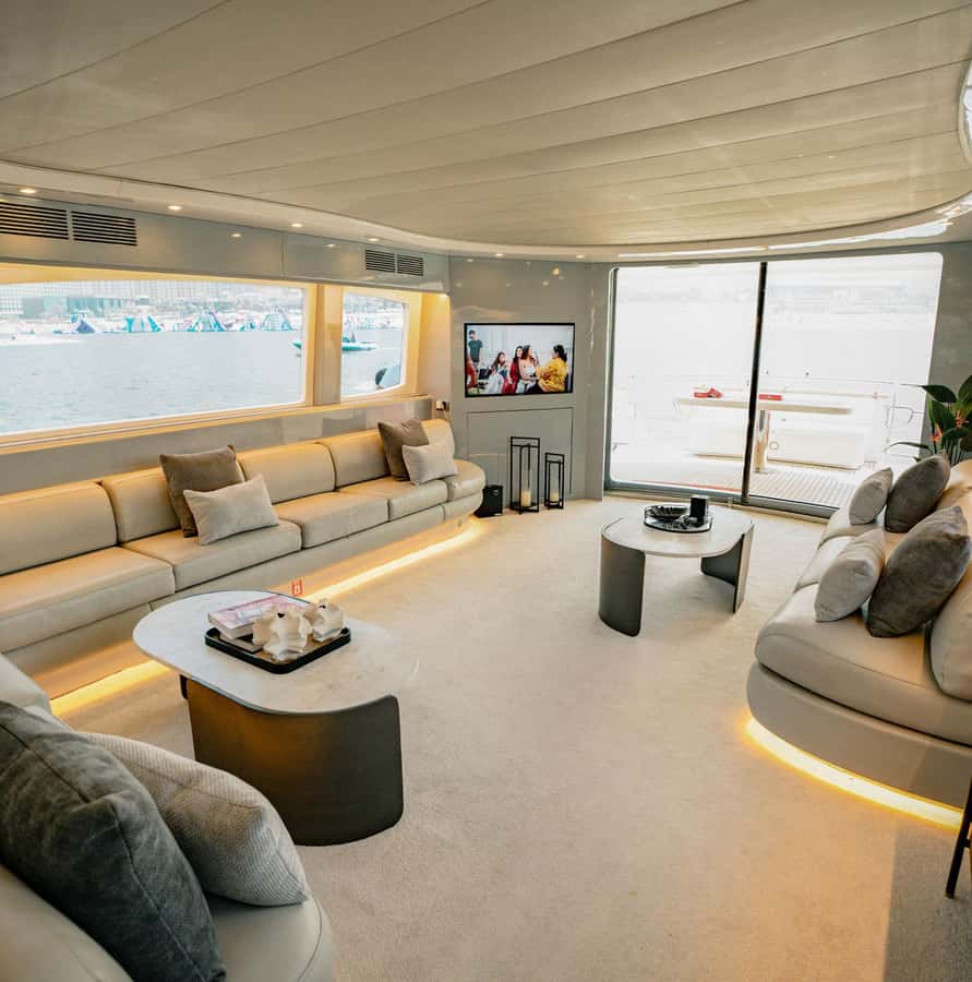 Dubai Marina: Luxury Yacht Tour with Breakfast or BBQ Option - Onboard Food: What Breakfast and BBQ Feel Like in Real Life