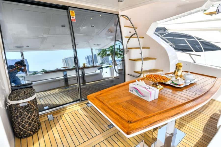Dubai: Marina Private Luxury Yacht Tour - Captains and Crew: Friendly Service That Actually Helps