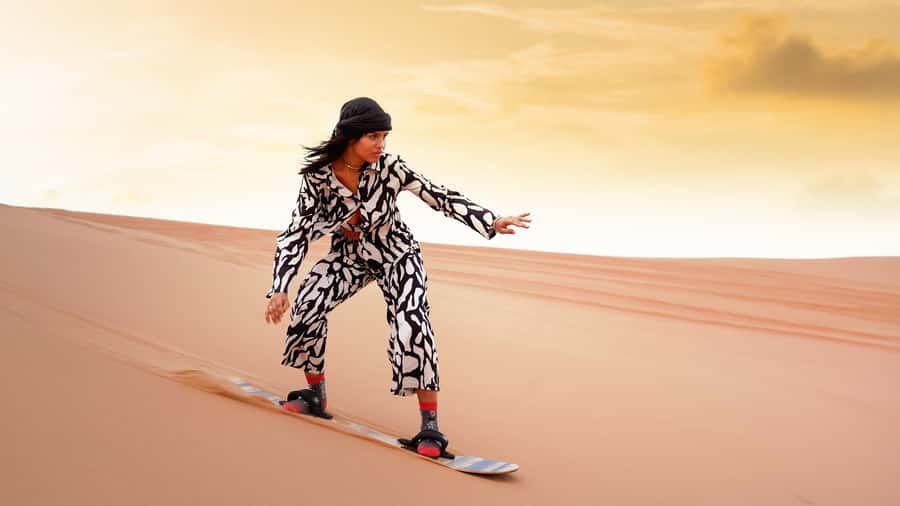 Dubai Waves & Dunes: Luxury Yacht Cruise w/ Red Dunes Safari - From Red Dunes to the Dubai Coast: How the Day Flows