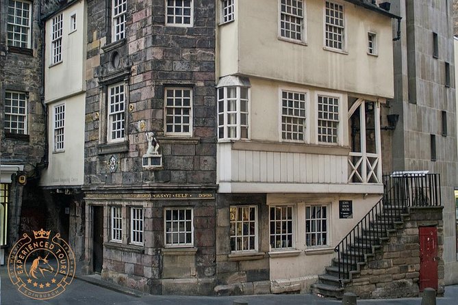 Edinburgh Full-Day Guided Private Tour in a Premium Minivan - South Queensferry and Grassmarket: bridges and the darker side of the old town
