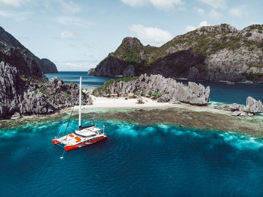 El Nido: Full-Day Premium Island Hopping Catamaran Cruise - The included food, snacks, and what you’ll pay for