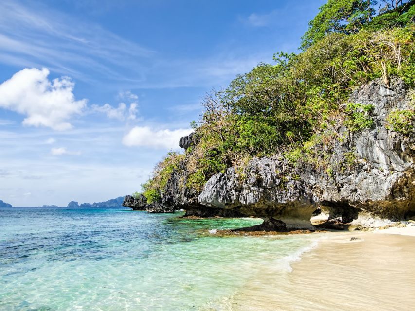 El Nido: Full-Day Premium Island Hopping Catamaran Cruise - Price and value: what $150 is buying you