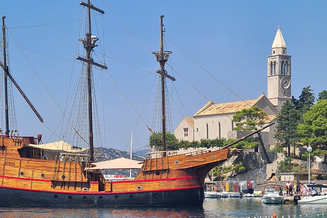 Elaphiti Islands On The Luxury Pirate Ship Karaka Dubrovnik - Boarding Karaka: what you get right away before island time