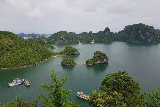 Elite of The Seas - Unique Luxury 3 Days Cruise in Halong & Lan Ha Bay - Day 3: another sunrise block, a buffet, and the return by speedboat