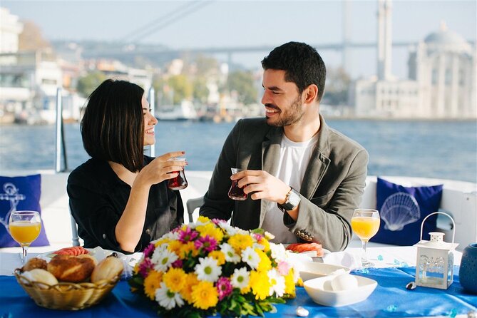 Exclusive Bosphorus Cruise - Luxury Yacht Experience in Istanbul - Onboard Comfort That Matters: WiFi, Restroom, And Snack-Focused Ease