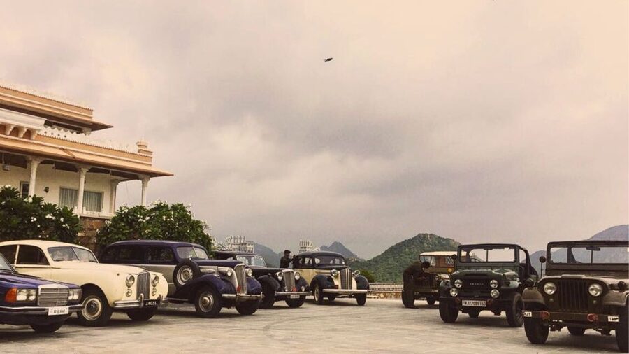 Experience Luxury: Private Museum, Vintage Car Ride - Riding vintage cars around Lake Pichola (and getting those great photos)