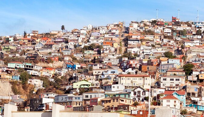 Famous Valparaíso! Premium Walking Tour with a Native Guide - Starting in Plaza Sotomayor: the best launch point
