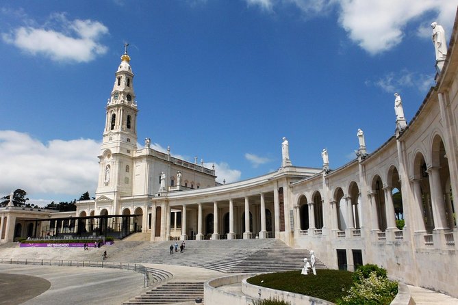 Fatima, Batalha, Nazaré & Óbidos Private Luxury Tour - The Fátima to Óbidos Route That Actually Fits