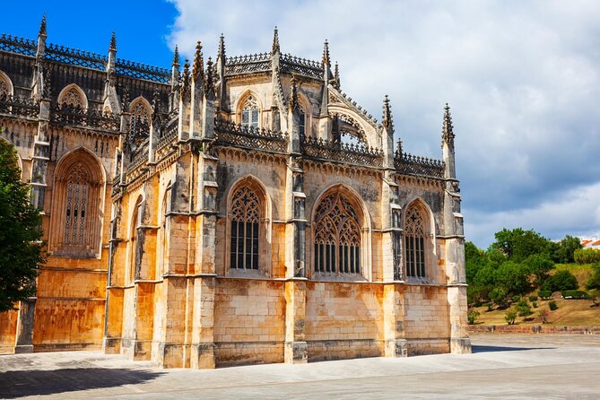 Fatima, Batalha, Nazaré & Óbidos Private Luxury Tour - What to pack (so the day stays easy)
