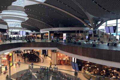 Fiumicino Airport private transfers with luxury Mercedes van - The Route Experience: What You See Between Airport and City