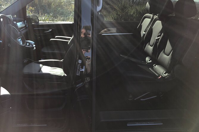 Fiumicino Airport private transfers with luxury Mercedes van - Pick-Up Walks, Airport Parking Rules, and How to Avoid Frustration