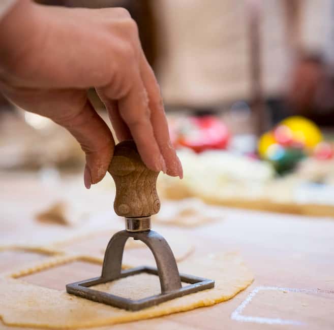 Florence: Premium Pasta Cooking Class with Tiramisu & Wine - Location reality check: the venue is historic, but the exact address matters