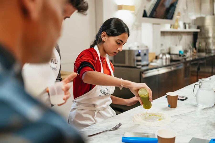 Florence: Premium Pizza & Gelato Preparation Class with Wine - The Dinner Moment: Chianti With What You Cook