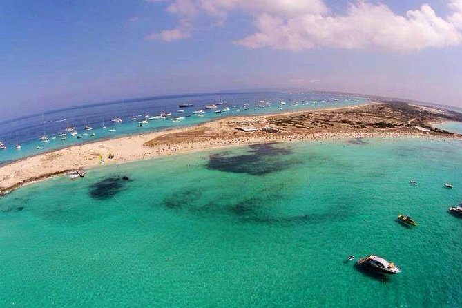 Formentera Day Trip from Ibiza on Private Luxury Catamaran - On-board comfort: Bluetooth speakers, Wi-Fi, and the captain who handles the photo moments