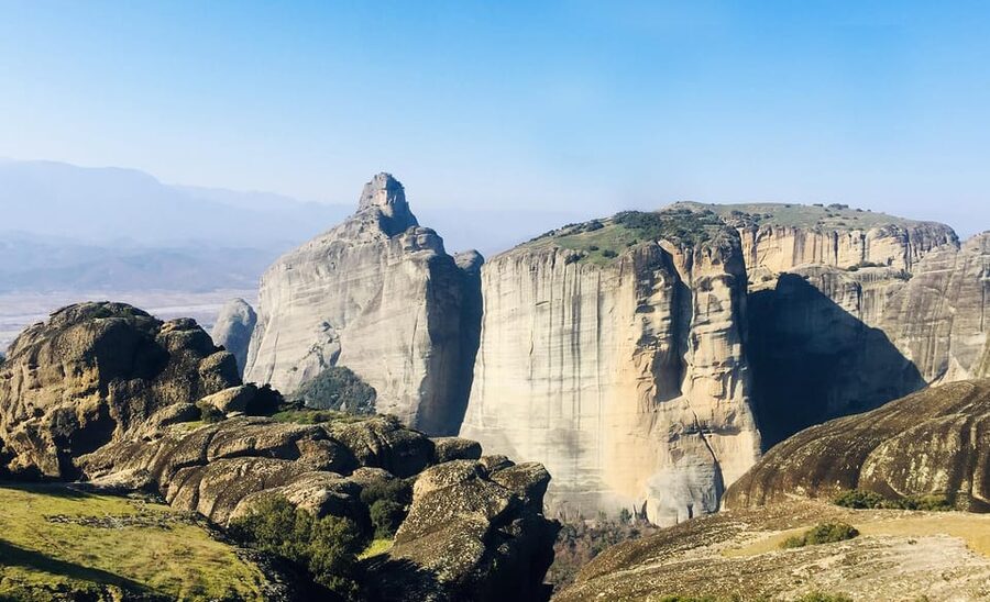 From Athens: Meteora Full-Day Trip with Guide on Luxury Bus - First sighting: Meteora photo stop and that above-the-valley feeling