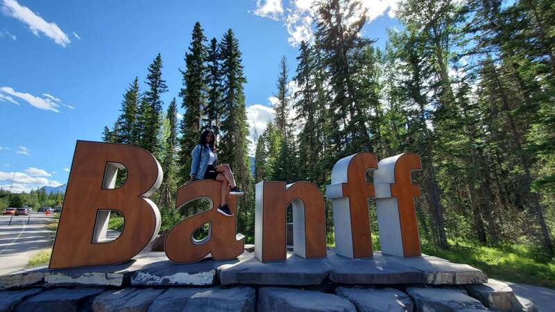 From Calgary/Canmore: Banff National Park Premium Day Trip - Moraine Lake timing: why it can change your day
