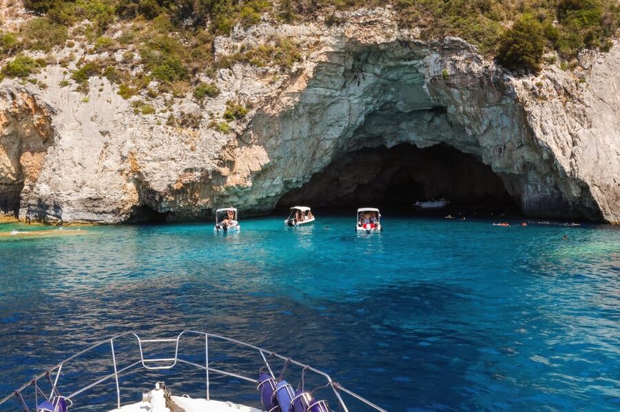 From Corfu: Luxury Yacht Cruise to Paxos and Antipaxos - Timing and sea conditions: how to set yourself up for success