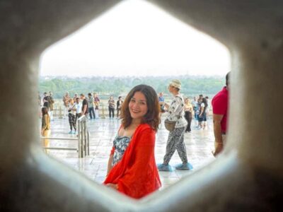 From Delhi Exclusive Taj Mahal Private Tour with Luxury Car - Entering the Taj Mahal With VIP Access and a Real Guide