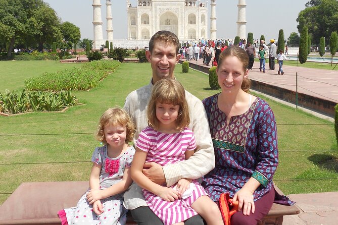 From Delhi: Luxury Group tour of Agra by Car- TOP RATED TOUR - Agra Fort: A Big Red Fortress With Specific Rooms to See