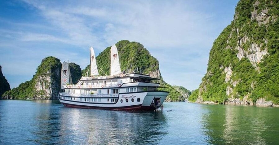 From Hanoi: 2-Day Bai Tu Long Bay Luxury Cruise with Jacuzzi - Luxury on a Bai Tu Long Bay Cruise: the jacuzzi cabin reality check