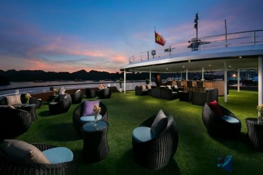 From Hanoi: 2-Day Lan Ha Bay 5-Star Cruise with Balcony - Evening on the bay: panoramic bar moments and squid fishing