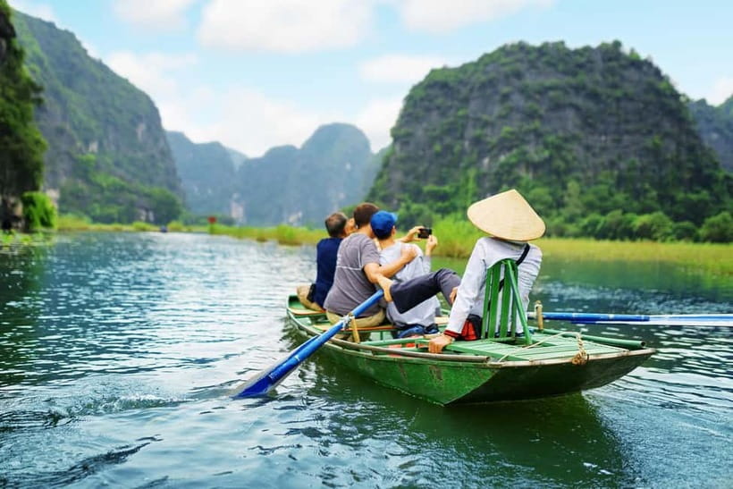 From Hanoi: 3-Day Luxury Tour Ninh Binh & Ha Long Bay Cruise - From Hanoi to Ninh Binh by limousine: easy start, long day