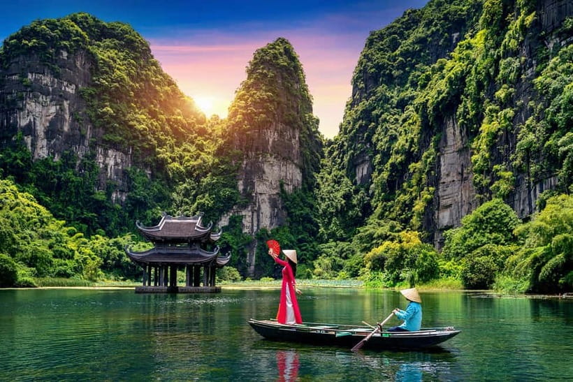 From Hanoi: 3-Day Luxury Tour Ninh Binh & Ha Long Bay Cruise - Trang An UNESCO boat ride: the 3-cave, 3-hour experience