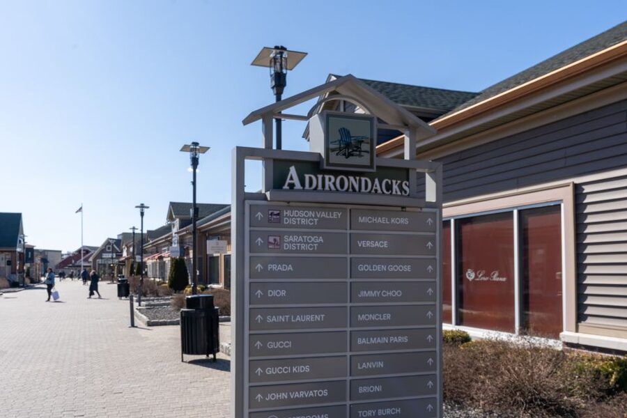 From NYC: Woodbury Common Premium Outlets Shopping Tour - Food, Breaks, and Recharge Stations Inside the Outlet
