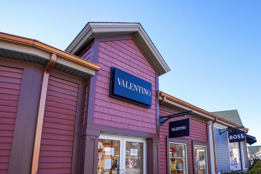 From NYC: Woodbury Common Premium Outlets Shopping Tour - What to Pack: Make the Day Feel Easy