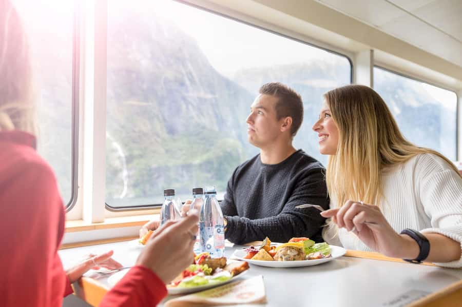 From Queenstown: Milford Sound Day Trip on Premium Coach - FAQ