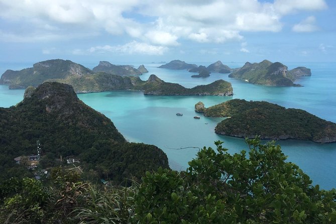 Full-Day Cruise to Angthong Marine Park by famous "The Red Baron" - Stop 2: Koh Mae Ko, Emerald Lake, plus viewpoint and beach time