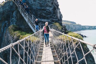Giants Causeway Tour from Belfast + FREE Belfast Mural Tour - Pickup in Belfast: fewer headaches before the coast