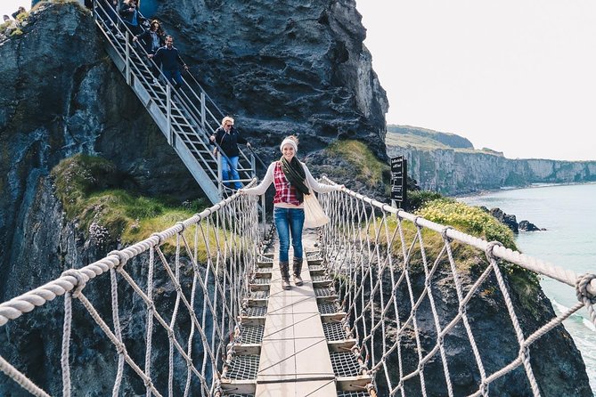 Giants Causeway Tour from Belfast + FREE Belfast Mural Tour - Pickup in Belfast: fewer headaches before the coast