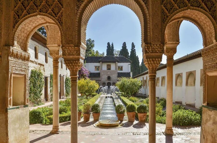 Granada: Full Alhambra Premium Guided Tour with Tickets - Generalife gardens and Palace of Charles V: ending with the other side of power