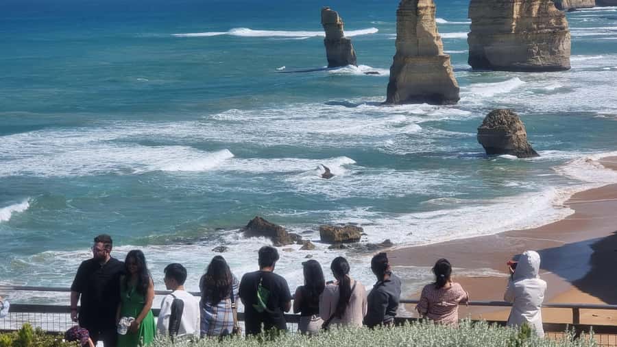 Great Ocean Road Lux Tour Max 11 Hotel Pickup - Loch Ard Gorge: shipwreck story plus real walking time