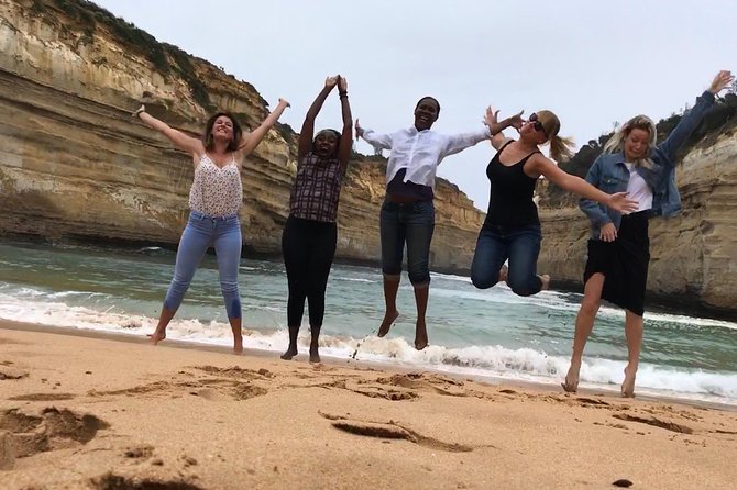 Great Ocean Road Reverse Itinerary PREMIUM Tour - Max 11 Guests - Apollo Bay and Kennett River: lunch time plus wildlife viewing odds