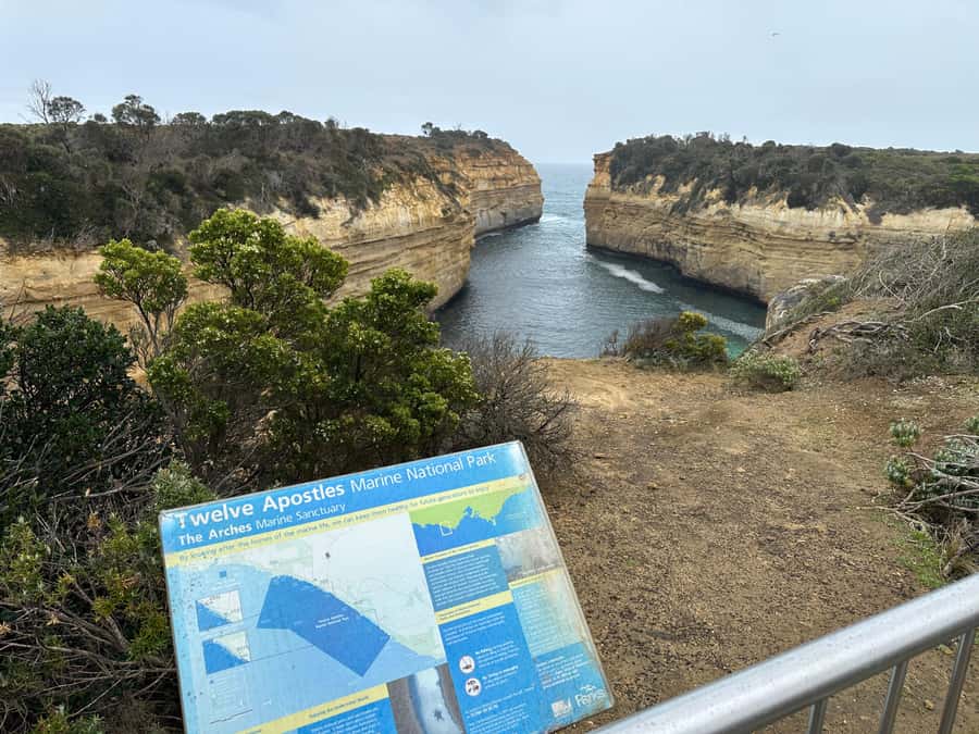 Great Ocean Road Tour PRIVATE LUXURY-FREE entry,hotel pickup - Colac break: a sensible start before the coast hits hard