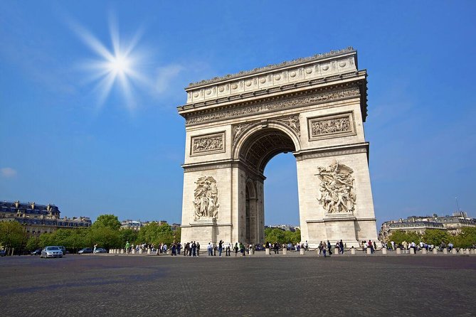 Guided Luxury Paris Day Trip with Optional Lunch at the Eiffel Tower - Seine River Cruise With Bateaux Parisiens: Classic Views, Quick Reality Check