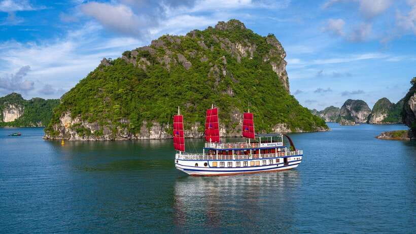 Ha Long Bay - Bai Tu Long Bay Luxury Boat Tour & Transfer - Bai Tu Long Bay cruising: why this routing helps your whole day