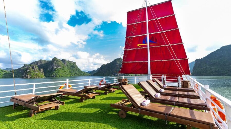 Ha Long Bay - Bai Tu Long Bay Luxury Boat Tour & Transfer - Sung Sot Cave: the classic sea cave walk