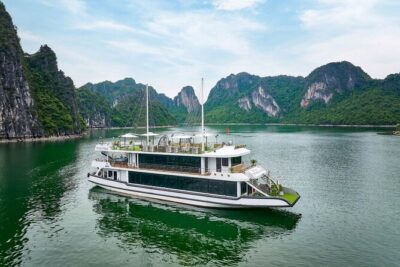 Ha Long Bay Luxury Day Cruise with Buffet Lunch, Caves & Kayaking - What “luxury” feels like on this day cruise