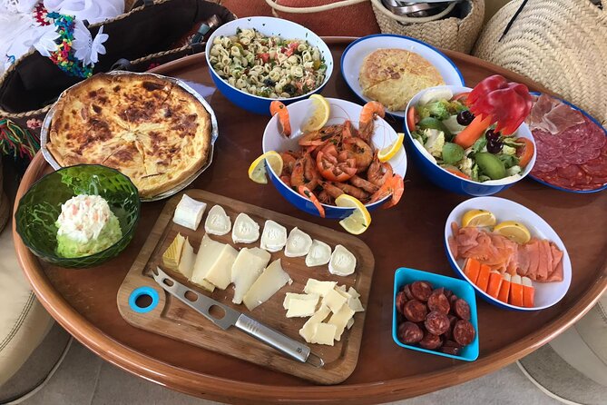 Half-Day Luxury Motor Yacht Cruise in Granada - Food and drinks onboard: why the all-inclusive part feels different