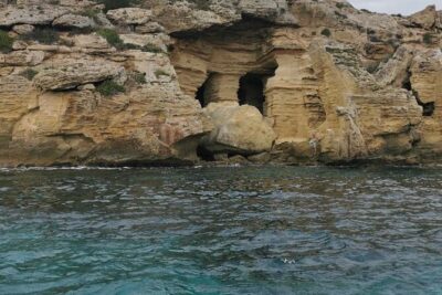 Half day with lunch in luxury private tour - The coastline route: Isola Bella to Mermaid’s Cave