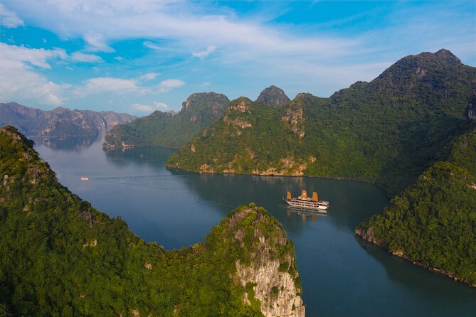 Halong Bay 3 days 2 nights on PEONY CRUISES 5 Stars LUXURY - Onboard comfort: suite cabin, Jacuzzi, and limited Wi-Fi