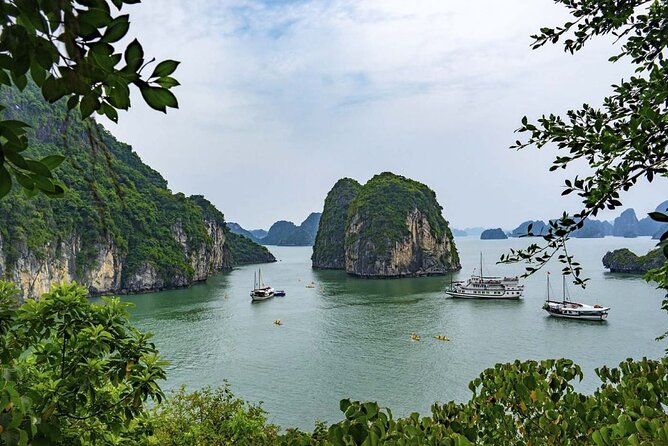 Halong Bay Cruise 2 Days 1 Night with 4 Star Luxury - Day 1 on the water: Lan Ha Bay, Da Chong Islet, and lunch on the move