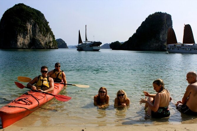 Halong Bay Day Tour By Diamond Era Cruise,Titop,Sung Sot & kayak - Buffet lunch and the lunch-line chaos you should plan for