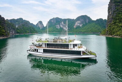Halong Bay Day Tour Luxury Cruise With Jacuzzi and Buffet Lunch - Hanoi Pickup and Bus Ride: Where the Day Gets Built